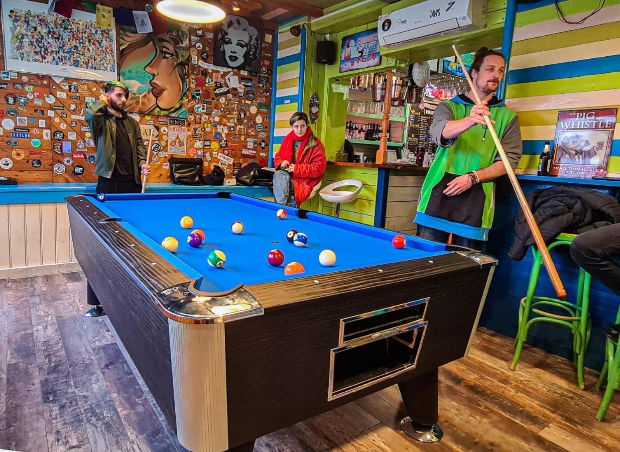 The Flying Pig Beach Hostel Noordwijk Bagian luar foto