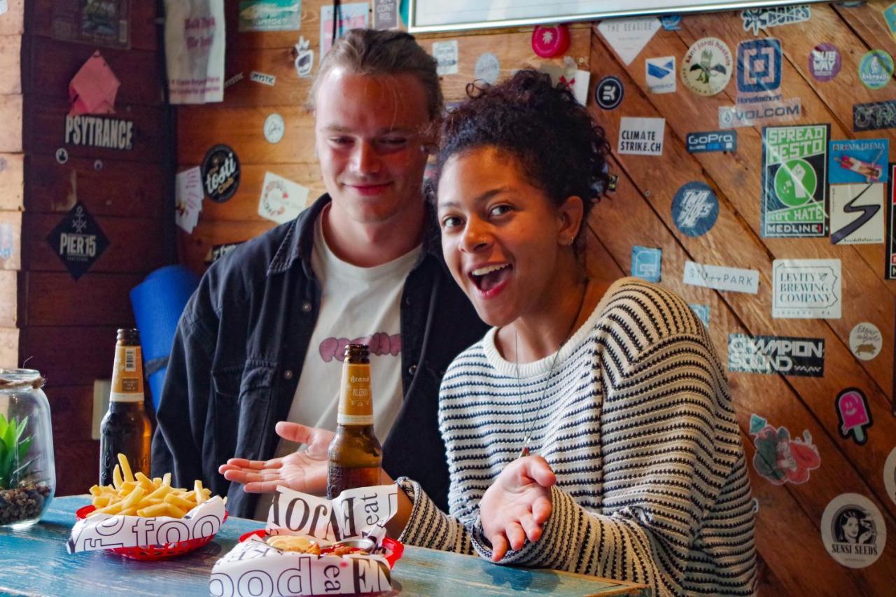 The Flying Pig Beach Hostel Noordwijk Bagian luar foto