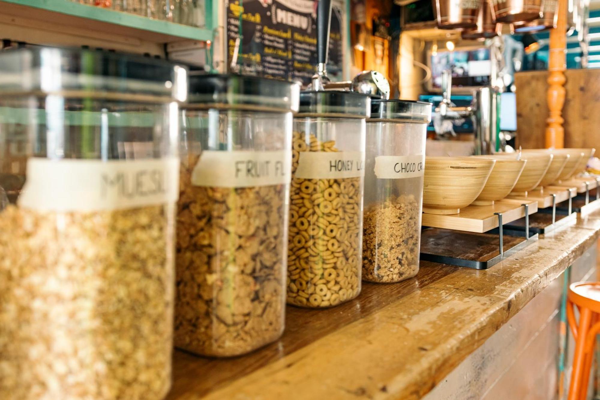 The Flying Pig Beach Hostel Noordwijk Bagian luar foto