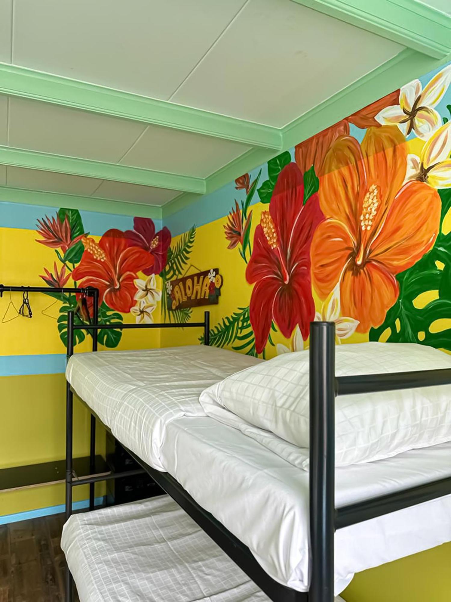 The Flying Pig Beach Hostel Noordwijk Bagian luar foto