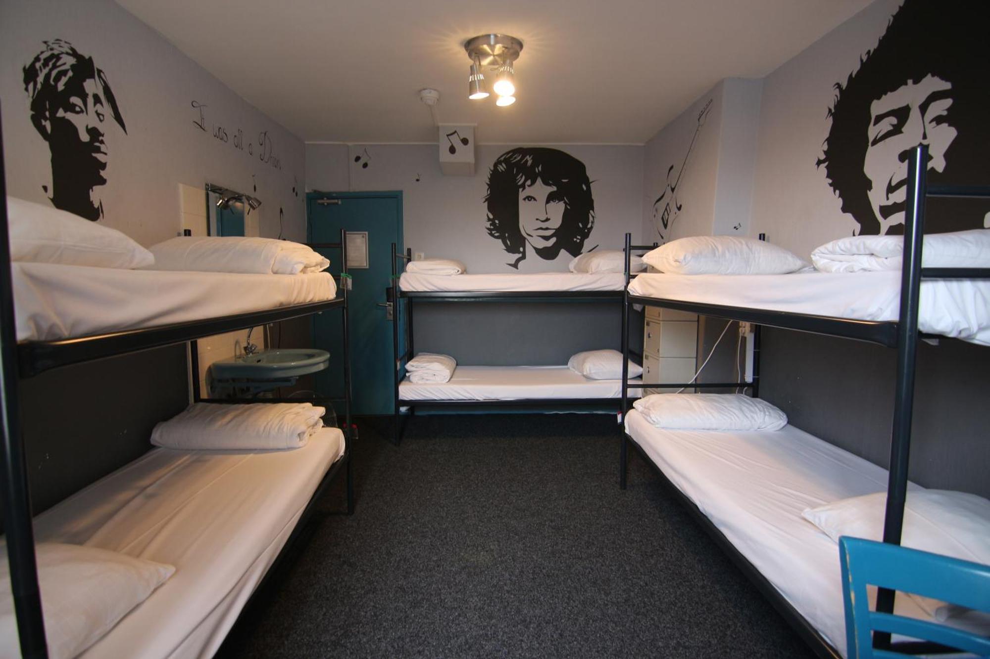 The Flying Pig Beach Hostel Noordwijk Bagian luar foto