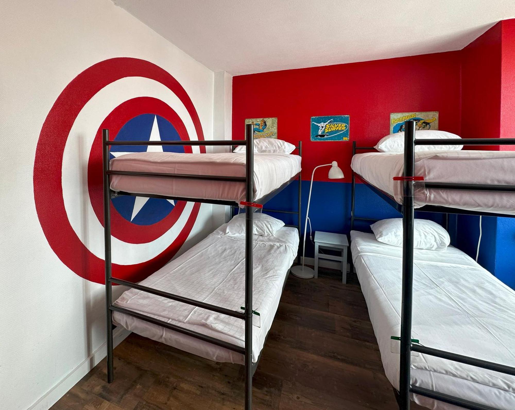 The Flying Pig Beach Hostel Noordwijk Bagian luar foto