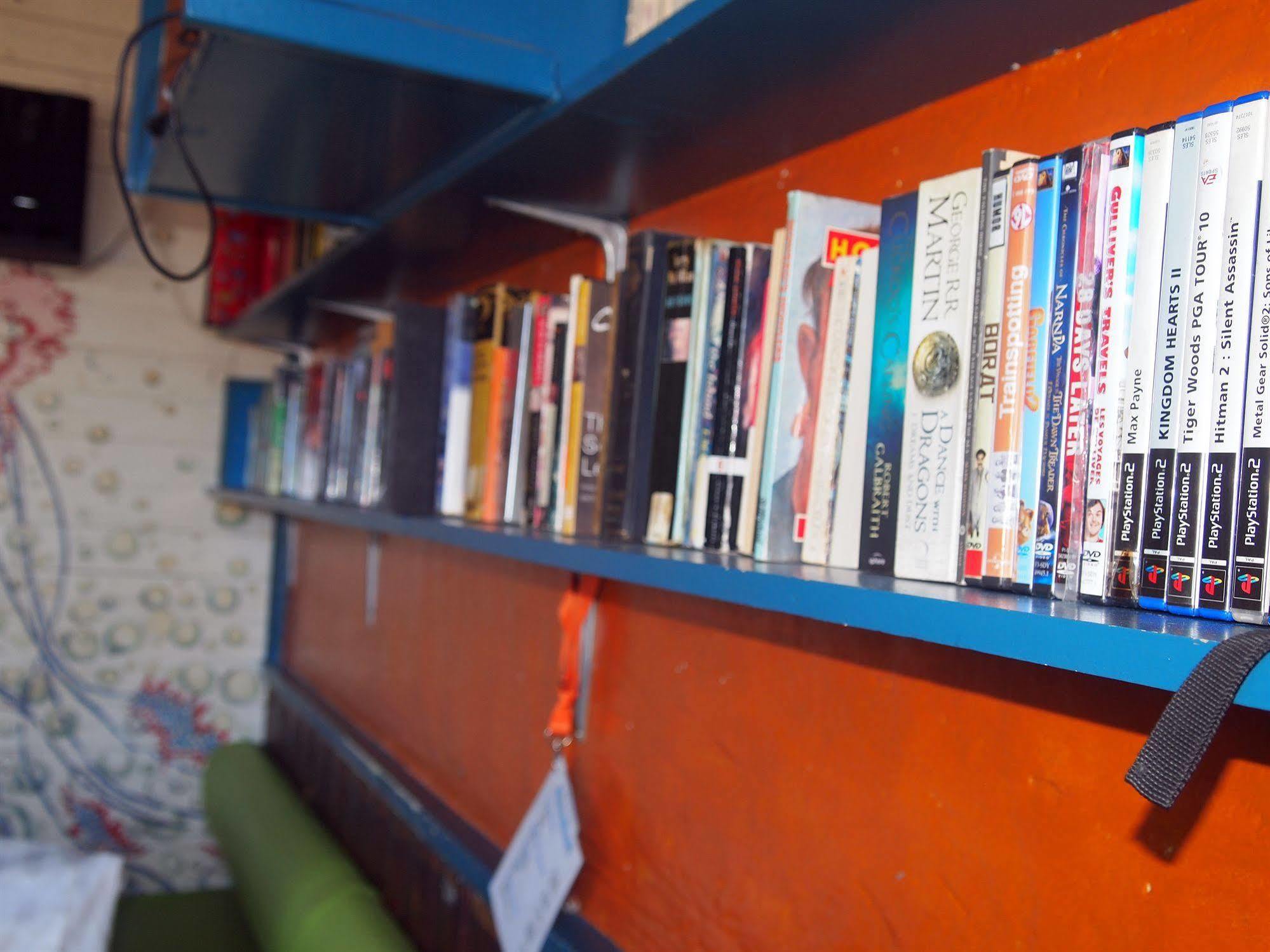 The Flying Pig Beach Hostel Noordwijk Bagian luar foto