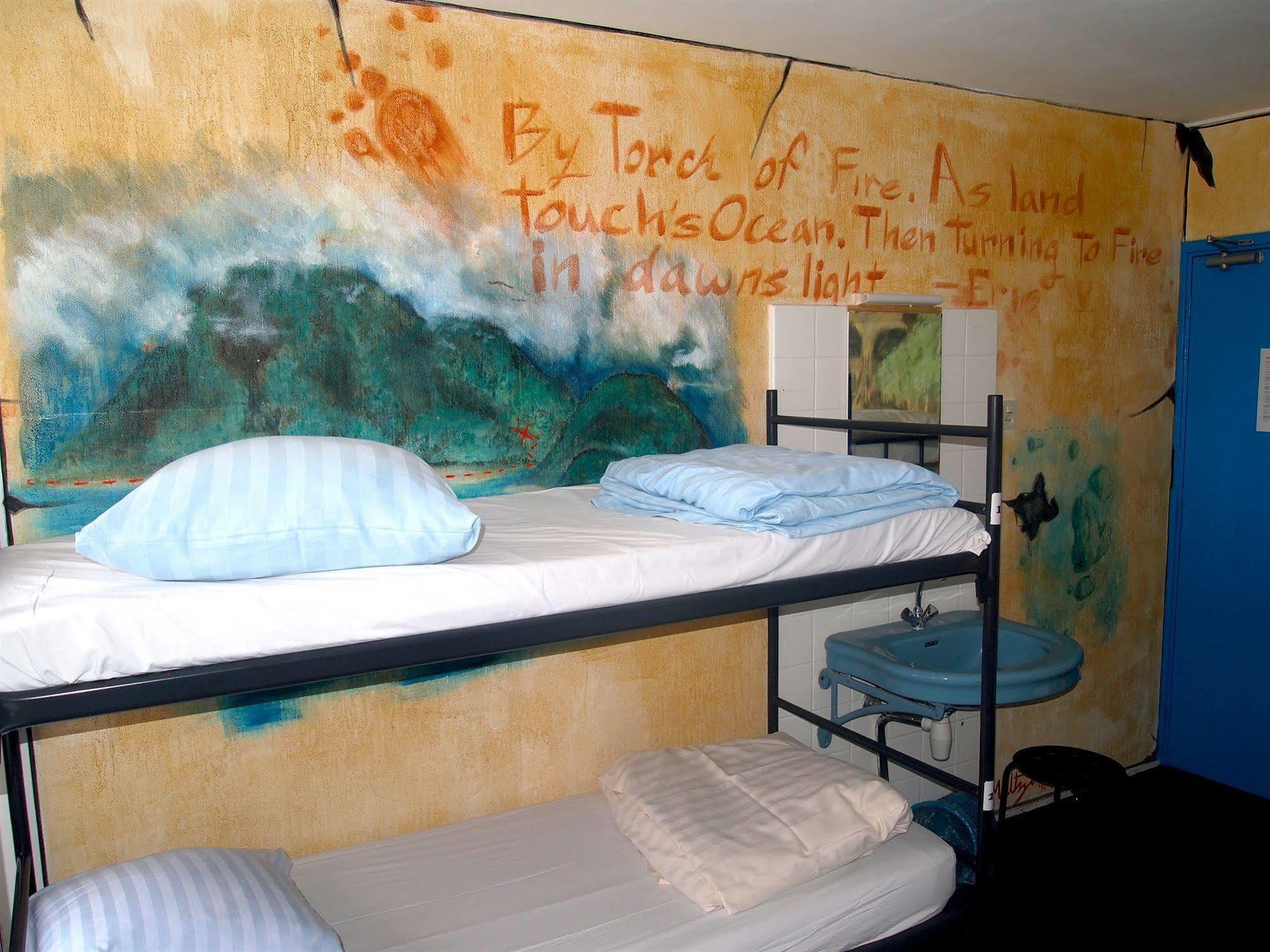 The Flying Pig Beach Hostel Noordwijk Bagian luar foto