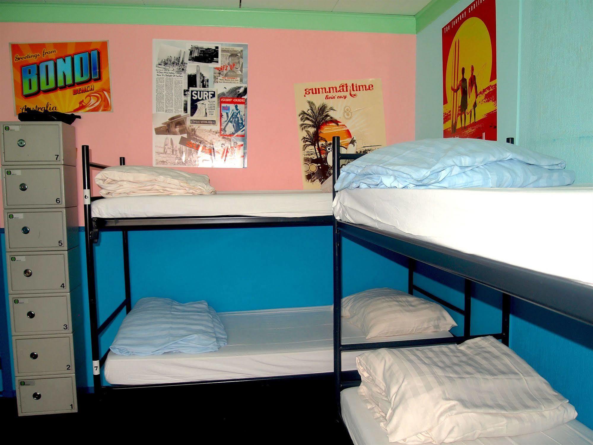 The Flying Pig Beach Hostel Noordwijk Bagian luar foto