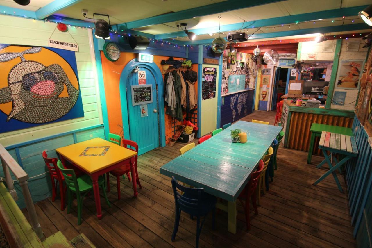 The Flying Pig Beach Hostel Noordwijk Bagian luar foto